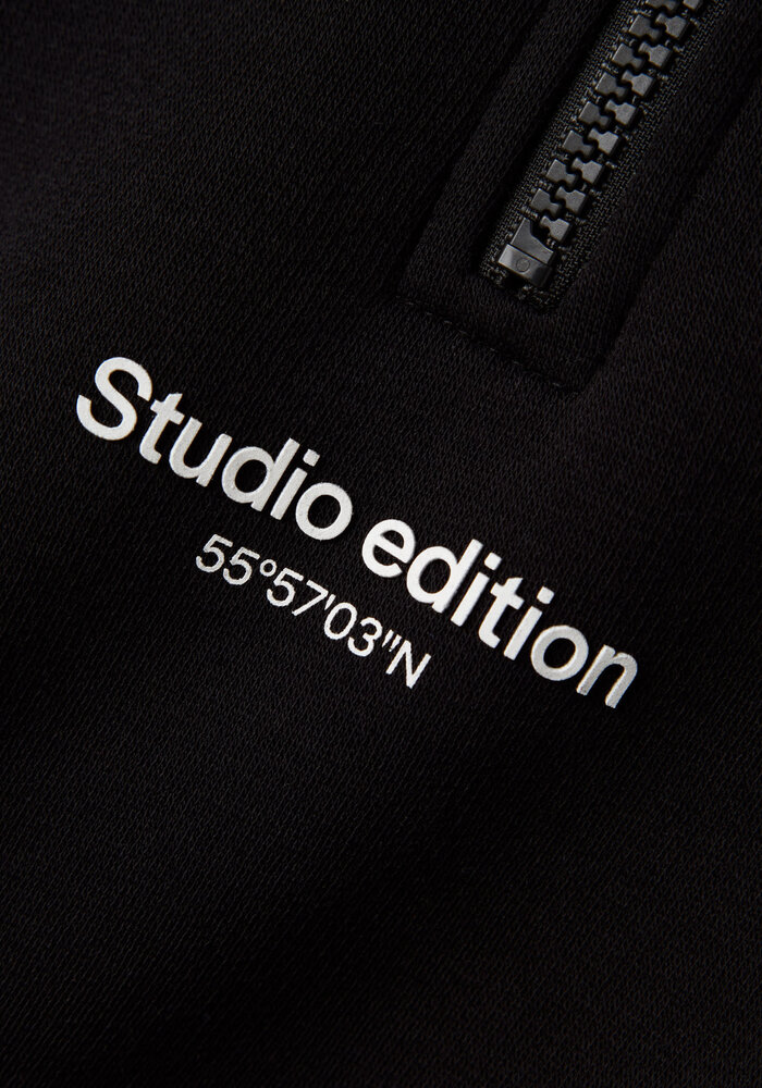 Name it NKMBRODY LS NREG SWEAT ZIP BRU NOOS Black W. WHITE PRINT