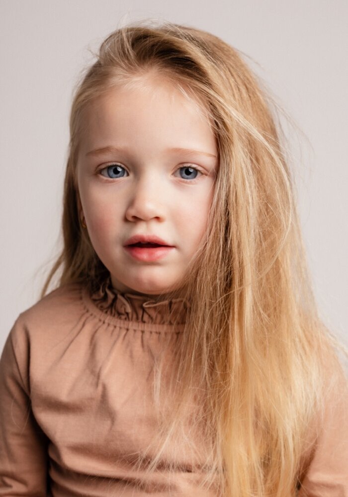 Baje Studio Ela Peach almond