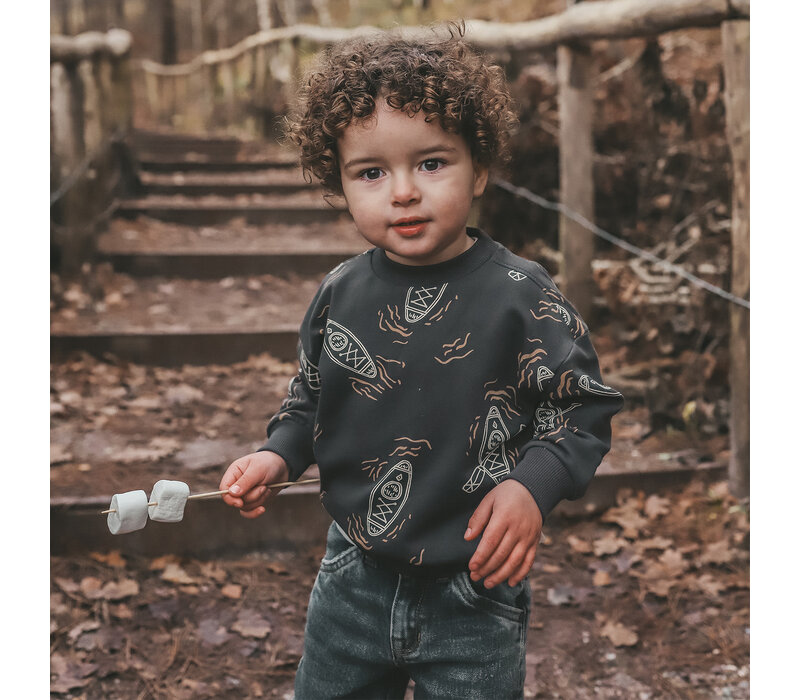 Your Wishes Canoe | Relaxed Sweater Raven