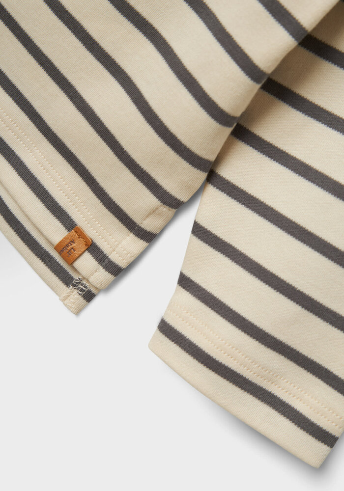 Name it NMMLIMIA LS LOOSE TOP LIL NOOS Turtledove POPPY SEED