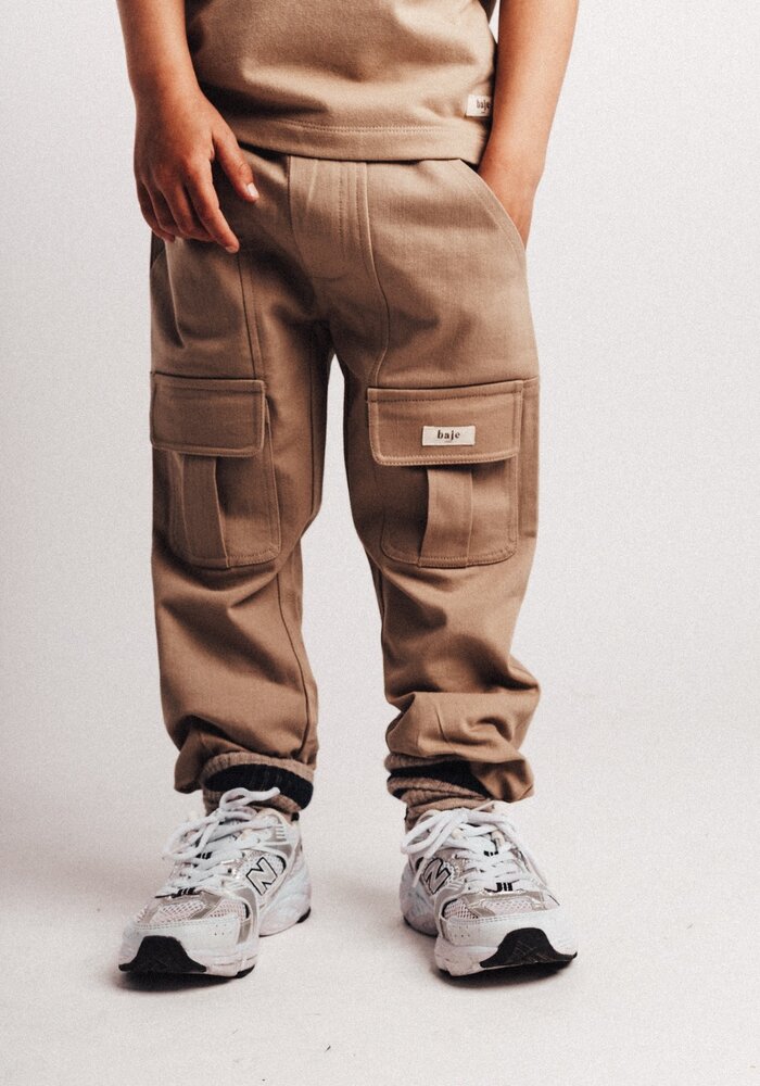 Baje Studio Piera Taupe cafe