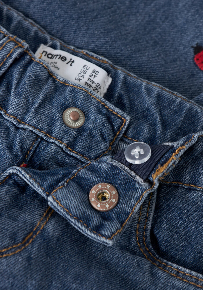 name it NMFBELLA MOM EMB JEANS 3285-ZA Medium Blue Denim LADY BUG