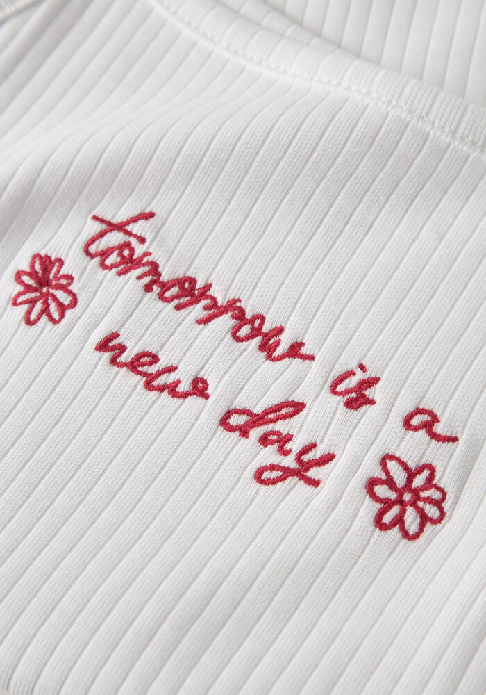 name it NKFJANIKO SL SHORT TOP BOX Bright White