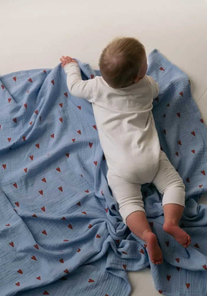 Studio Noos Hydrofiele Doek Met Hartjes Light Blue– Large