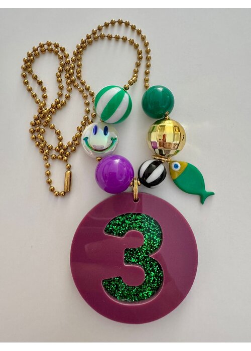 ByMelo Bymelo Verjaardagsketting Plum Paars/Groen Glitter Cijfer 3