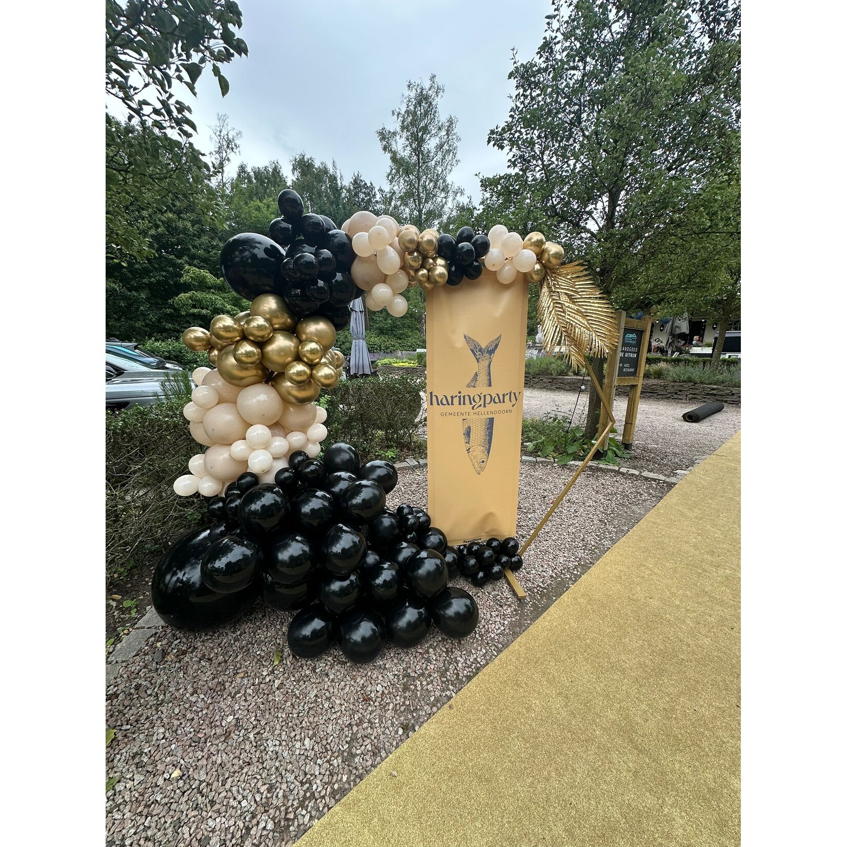 PartyDeco Gouden Backdrop Cirkel met ballonnen