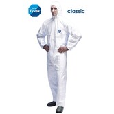 Tyvek® Classic Xpert protège contre les produits chimiques, particules et risques biologiques avec confort et normes Type 5/6.