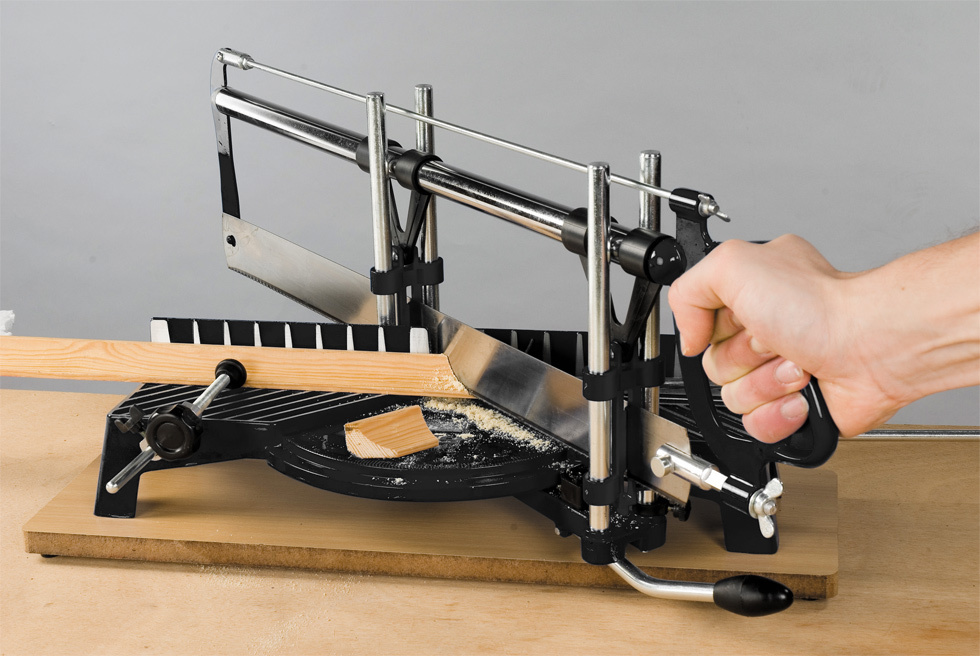 KWB Verstekzaagmachine 550mm