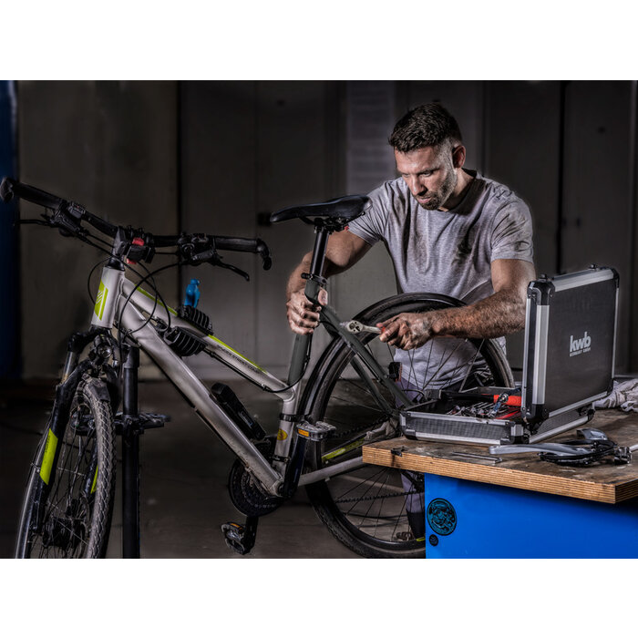 KWB Gereedschapskoffer 80-delig in Aluminium Koffer