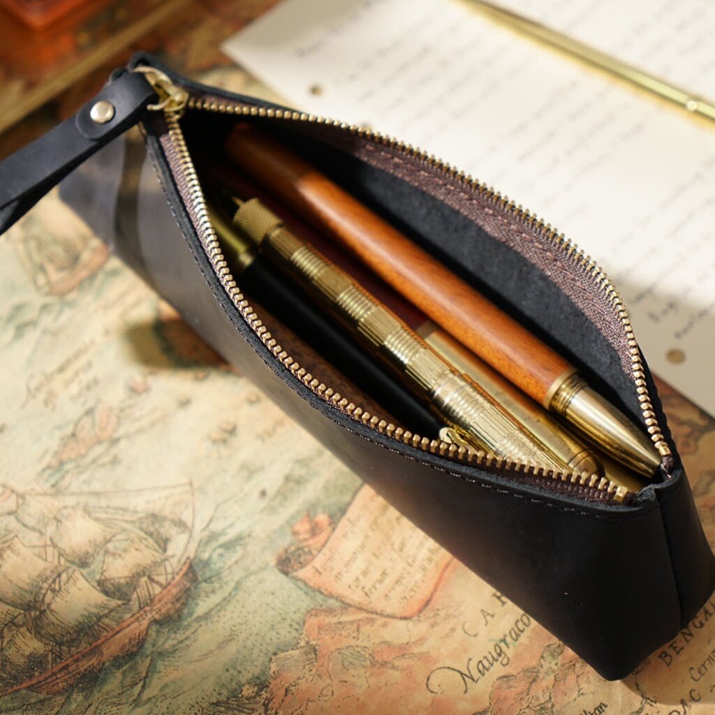 Su.B Leder-Federmäppchen – Stiftehalter für Damen und Herren, Platz für 15+ Stifte, Kompakt und Stilvoll -Schwarz