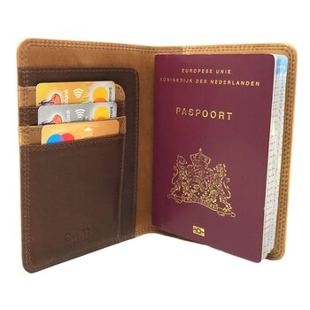 Su.B.dgn Passport Cover A24 Brown