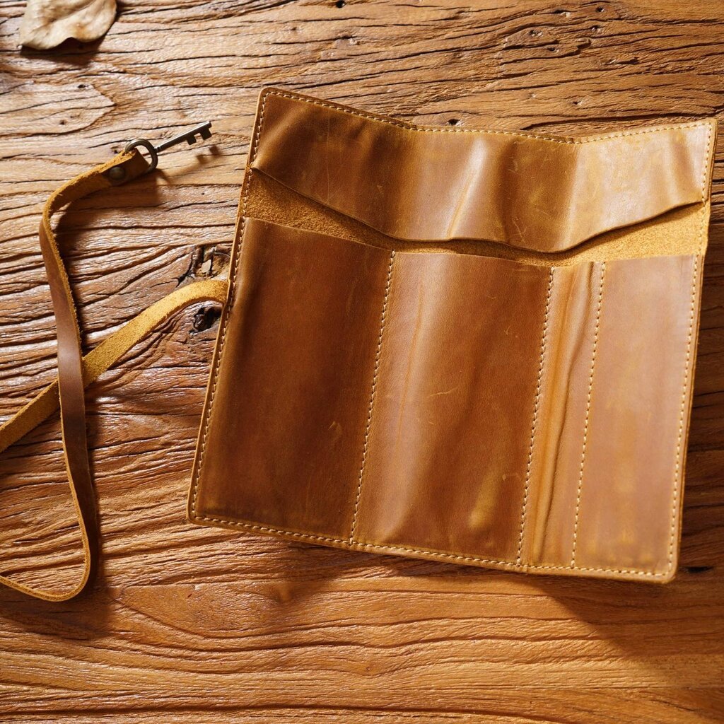 Su.B.dgn Leren Rol Etui van Top-Grain Rundleer – Pennenhouder voor 10 Pennen - Bruin