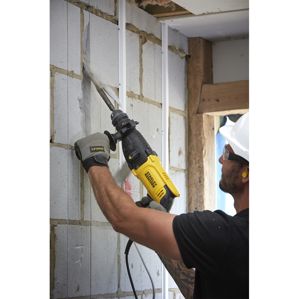 Stanley SFMEH210K Boorhamer 800Watt - Detailed view of the product