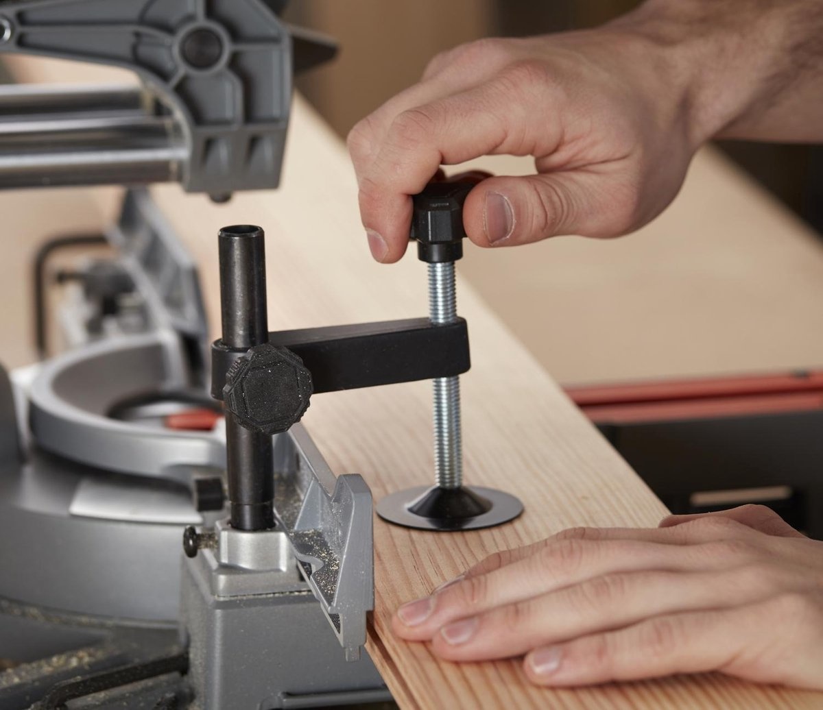 Black&Decker BES700-QS Afkort- en verstekzaag - Detailed view of the product