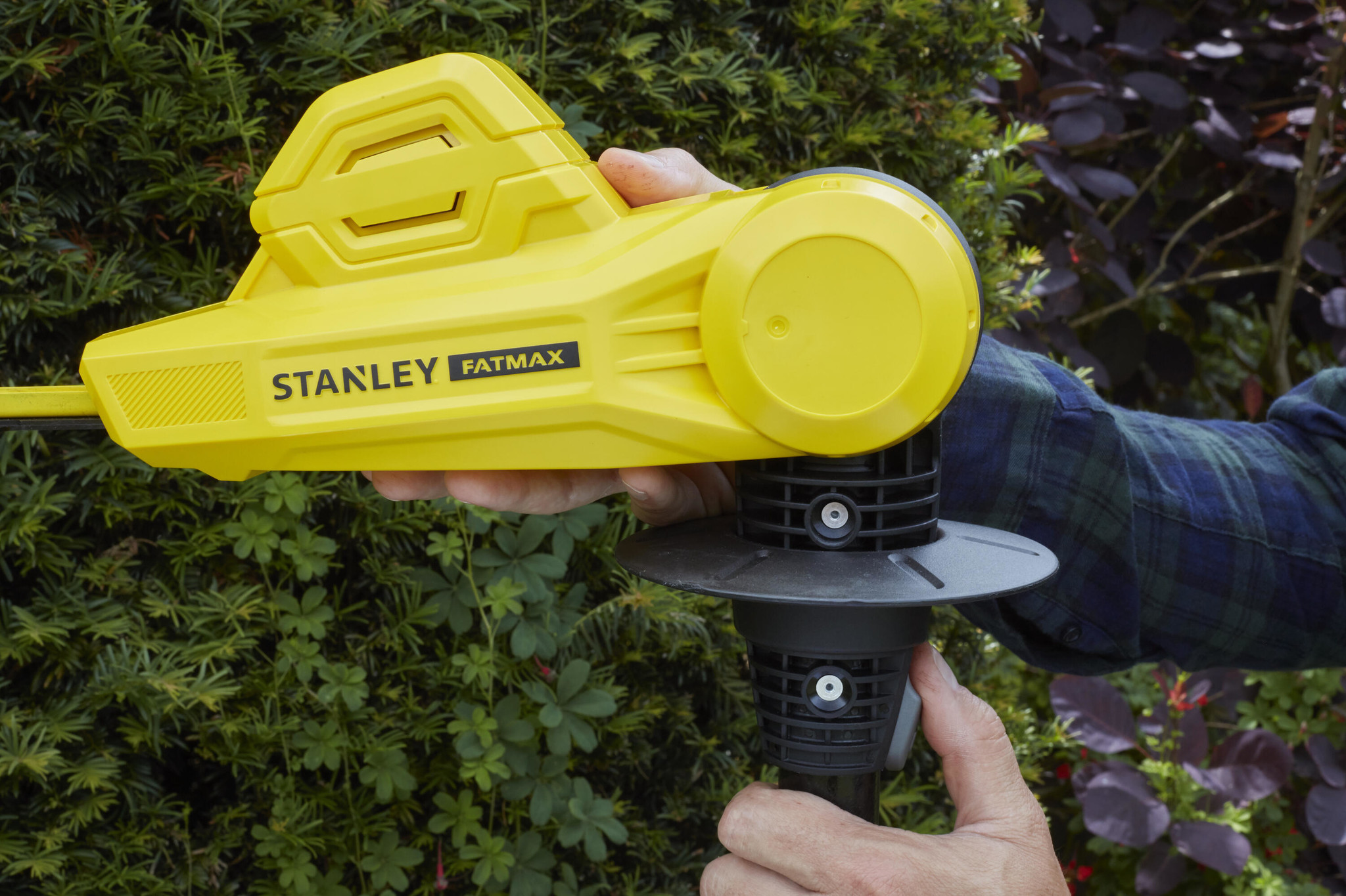 Stanley FatMax V20 18V 45CM Heggenschaar op steel - Incl. Accu&Lader - Detailed view of the product