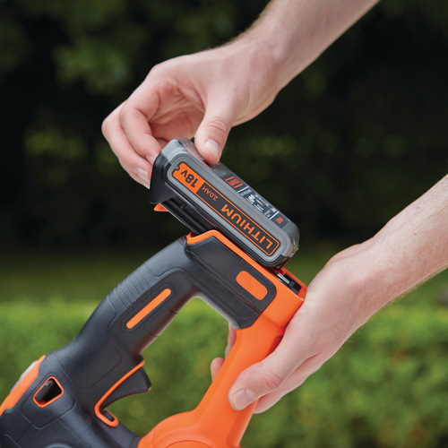 Black&Decker 18V 2.0Ah 45cm Powercommand heggenschaar - Detailed view of the product