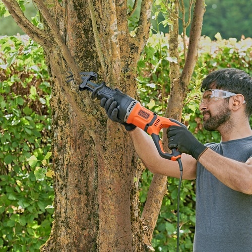 Black&Decker Reciprozaag met takkenhouder BES301 - Detailed view of the product