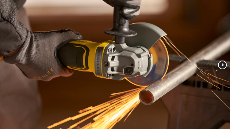 Stanley FatMax V20 18v SMFCG700B Brushless Haakse Slijper - Detailed view of the product