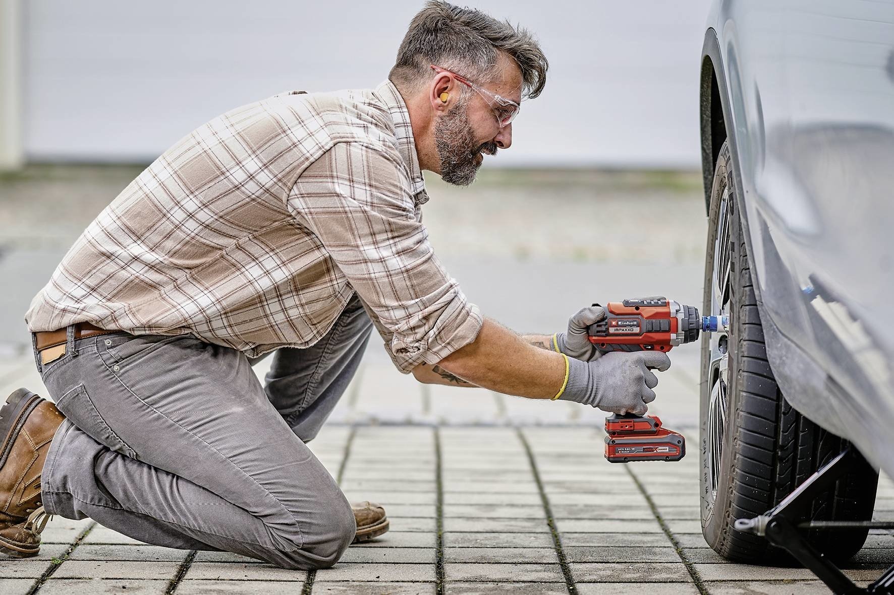 Einhell IMPAXXO 18/400 BL Solo– Accu Slagmoersleutel – 400Nm – Brushless – 3 Snelheden – LED – Incl. Bitadapter&Moerset - Detailed view of the product