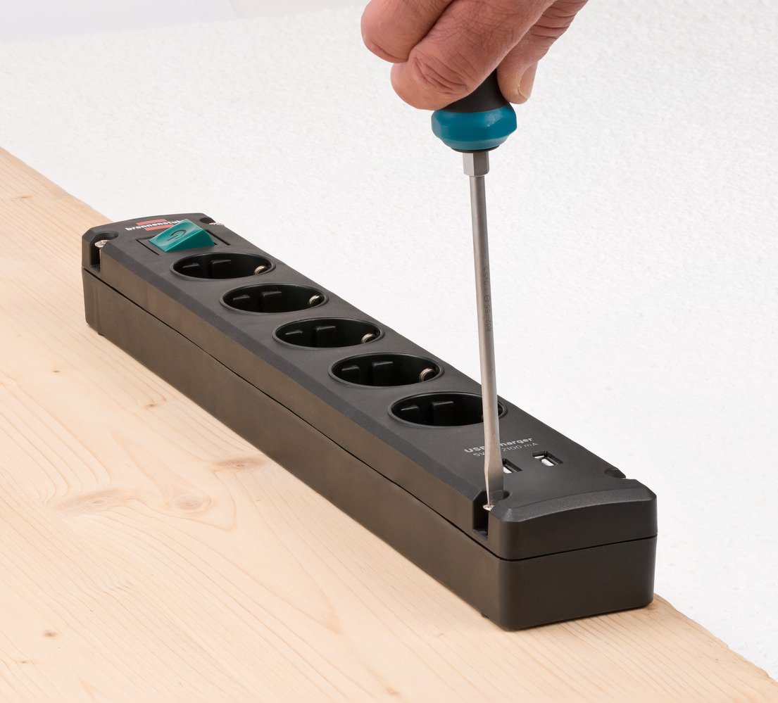 Brennenstuhl Bremounta Stekkerdoos 5-voudig met USB-laadfunctie - Detailed view of the product