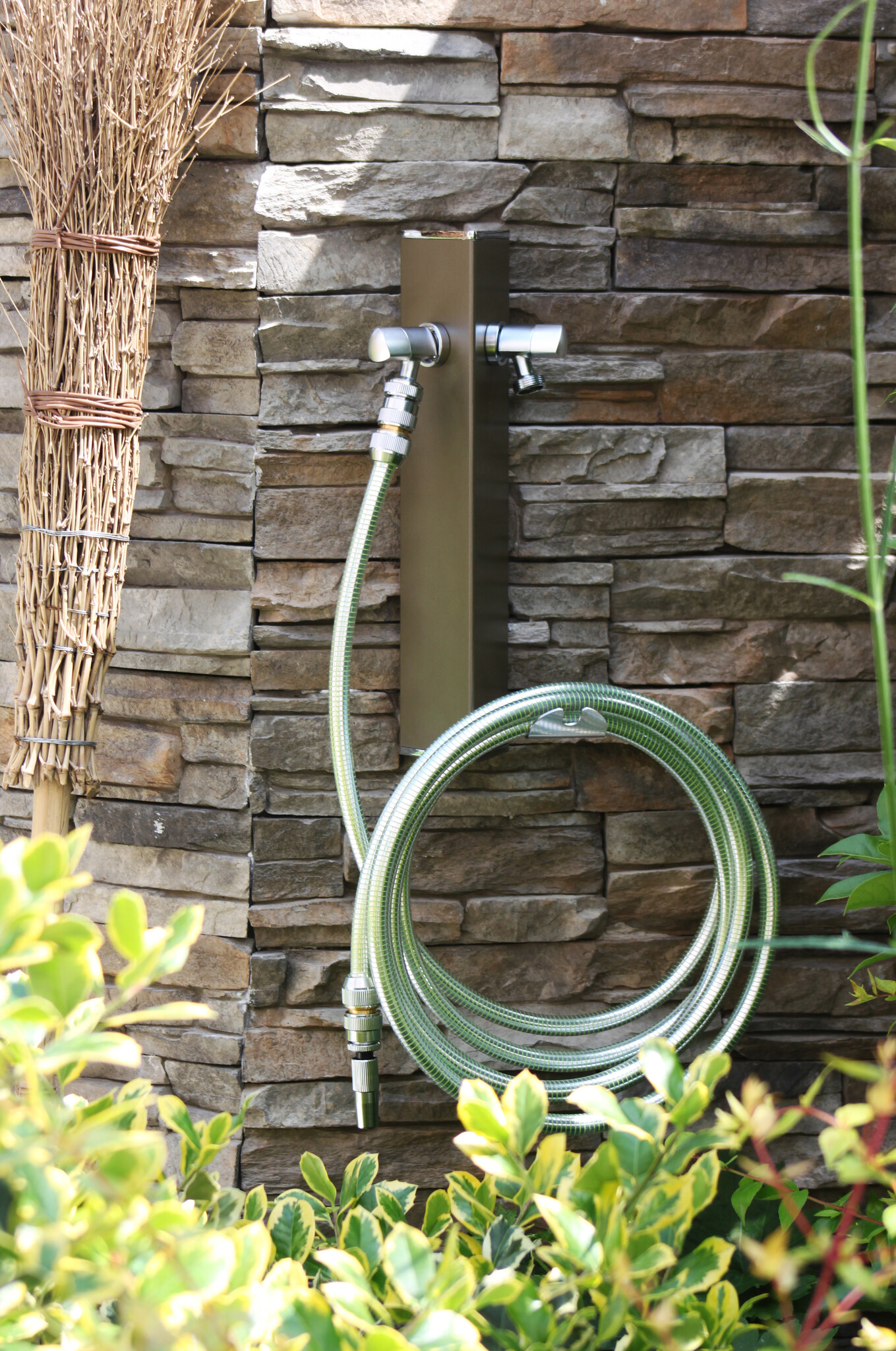 Aquapoint Triangle Wall Brushwood Green 40CM - Detailed view of the product