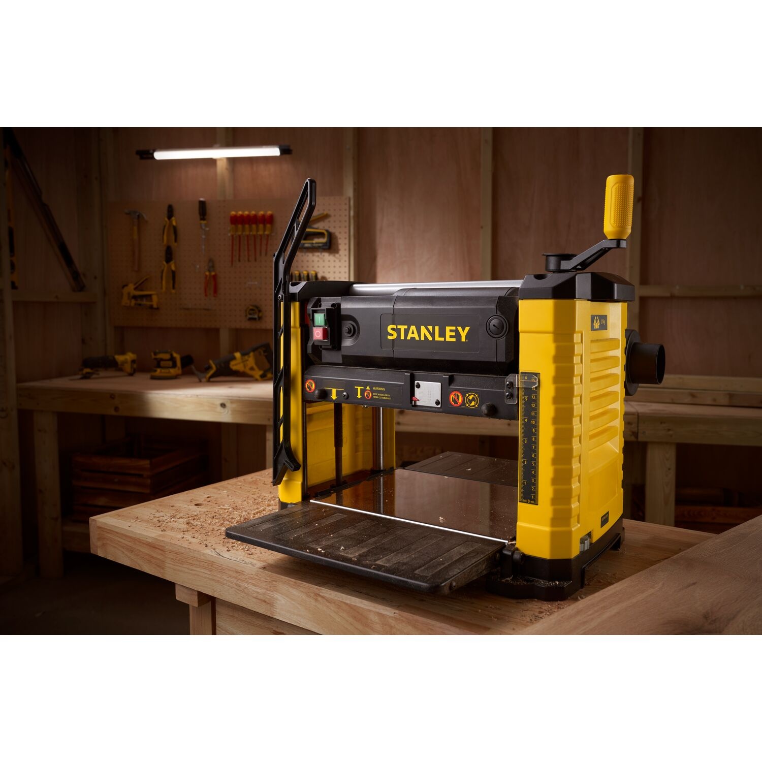Stanley Vandikte Bank STP18 - 1800Watt - Detailed view of the product
