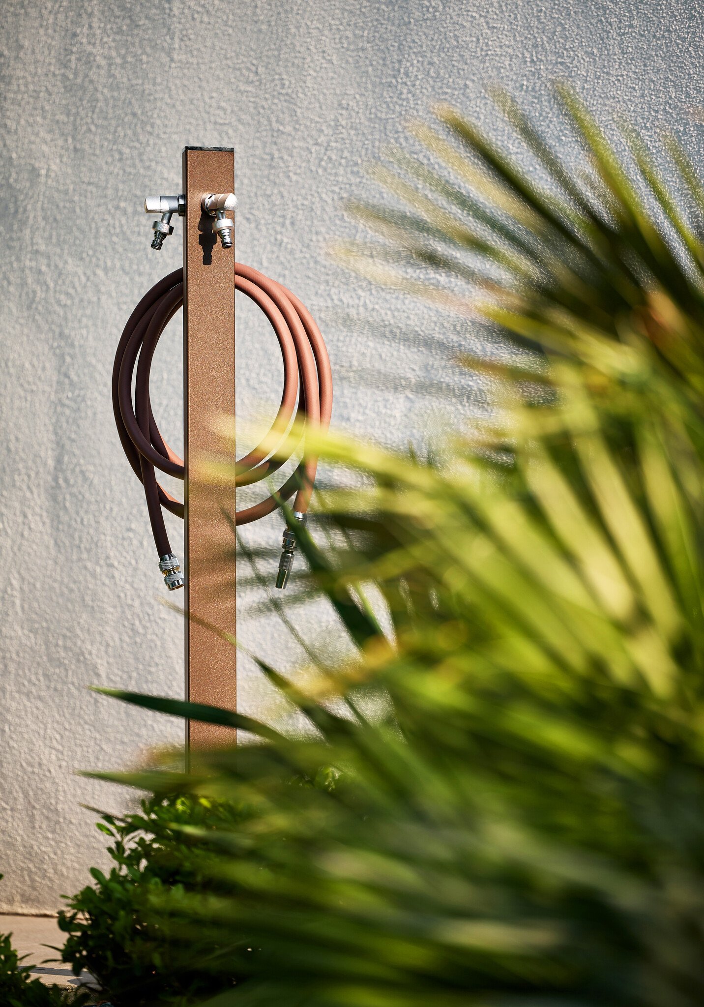 Aquapoint Triangle Metal Bronze 120CM - L 9CM - Detailed view of the product