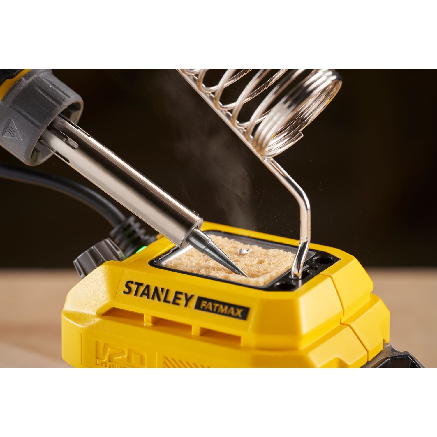 Stanley FatMax SFMCE040B-XJ V20 Accu Soldeerbout - Detailed view of the product