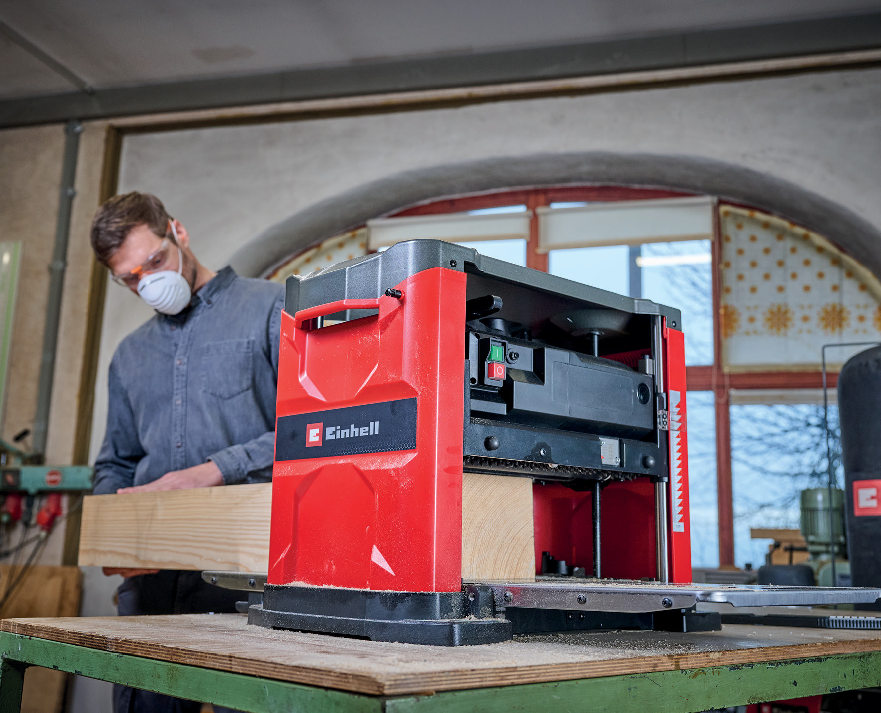 Einhell TE-SP 330 - Vlak-/Vandiktebank - Detailed view of the product