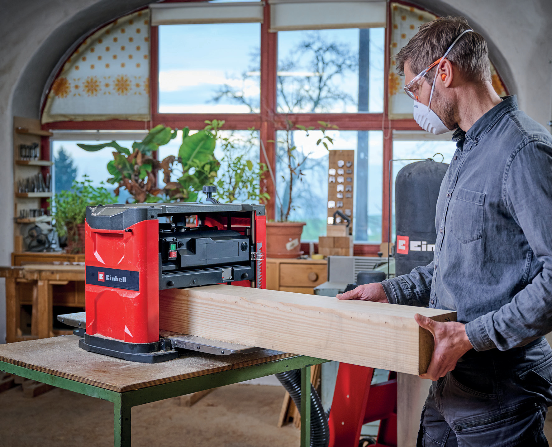 Einhell TE-SP 330 - Vlak-/Vandiktebank - Detailed view of the product