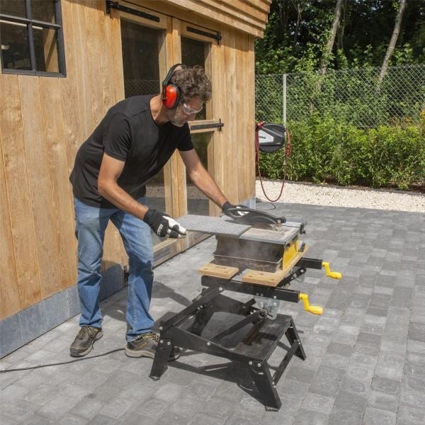 Powerplus POWX2300 Tegelzaag– 800W | Ø 180 mm - Detailed view of the product