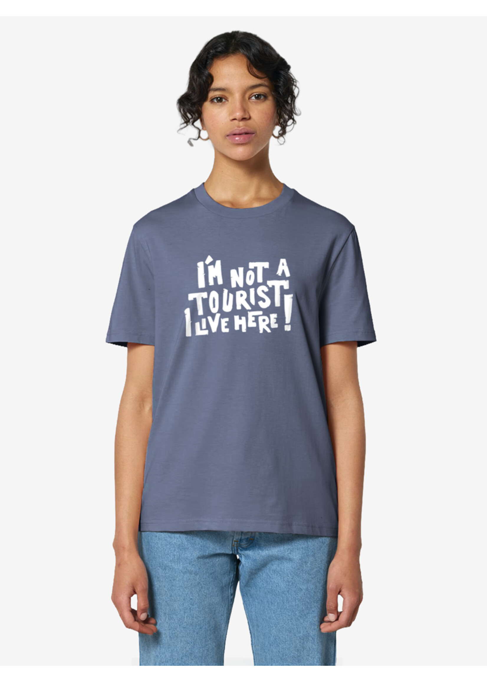 I'M NOT A TOURIST, I LIVE HERE T-SHIRT