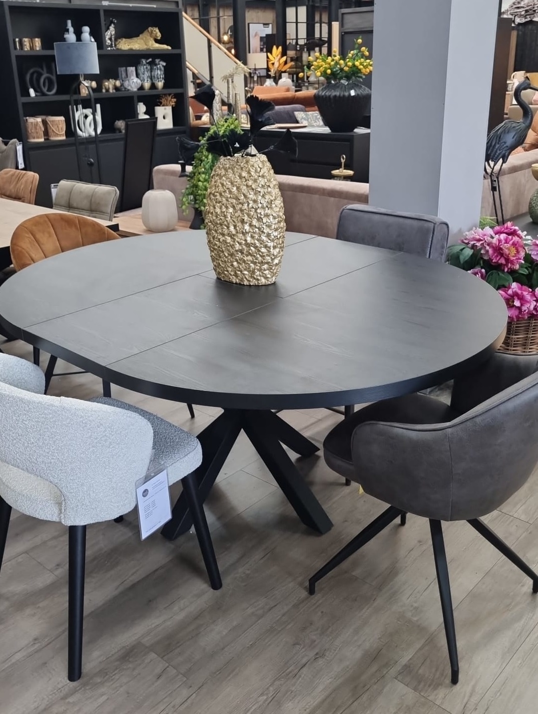 Eettafel Isla rond Lamulux uitschuifbaar Diverse kleuren en 4 afme