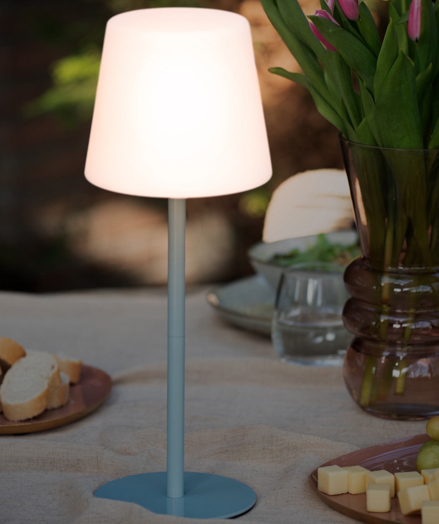 Lightbox LED-tafellamp voor binnen en buiten, hoogte 37 cm, hoogte 23 cm, diameter 10 cm, matwitte outdoor tafellamp met touch-dimmer, mobiel, draadloos, draagbaar, via USB oplaadbaar, accu, 310 lm