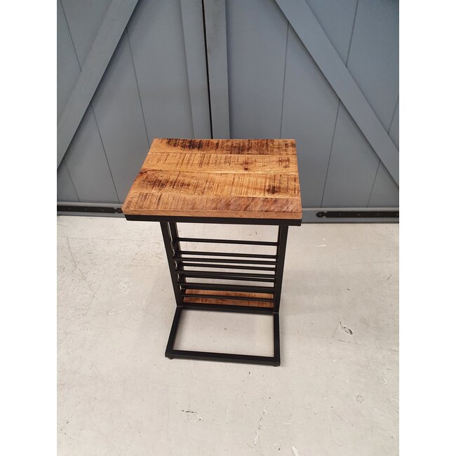 Benoa Bijzettafel industrieel sofa zwart met open vak