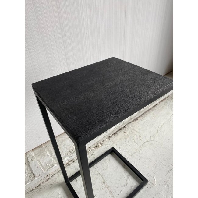 Benoa Bijzettafel industrieel sofa zwart met zwart blad