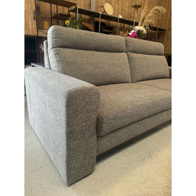 WoonMax Bank Marseille 3 zits Sherlock taupe, hoge rugleuning, brede armleuning - Showroommodel