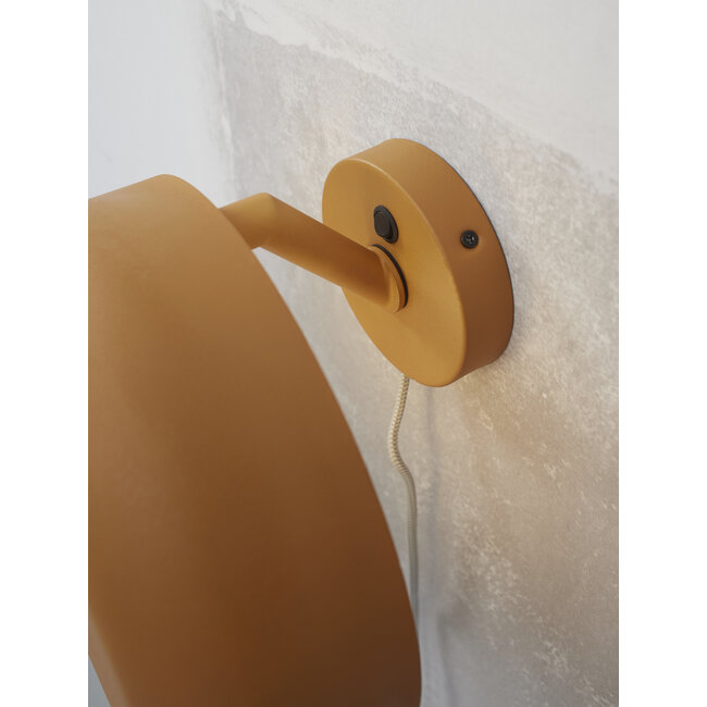 it's about RoMi Wandlamp ijzer Porto mosterd