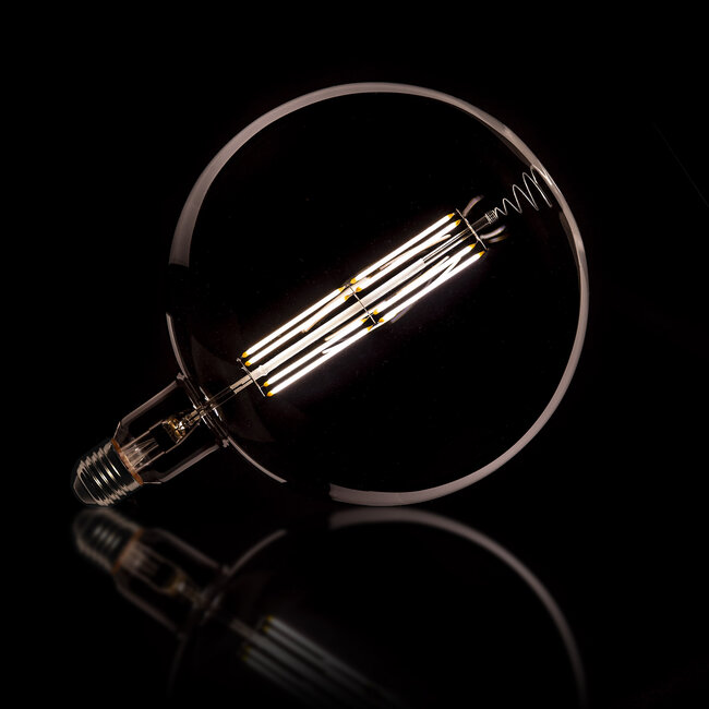 WoonStijl Lichtbron LED filament bol Ø20 0 - E27 8W dimbaar / Smoke grey glas