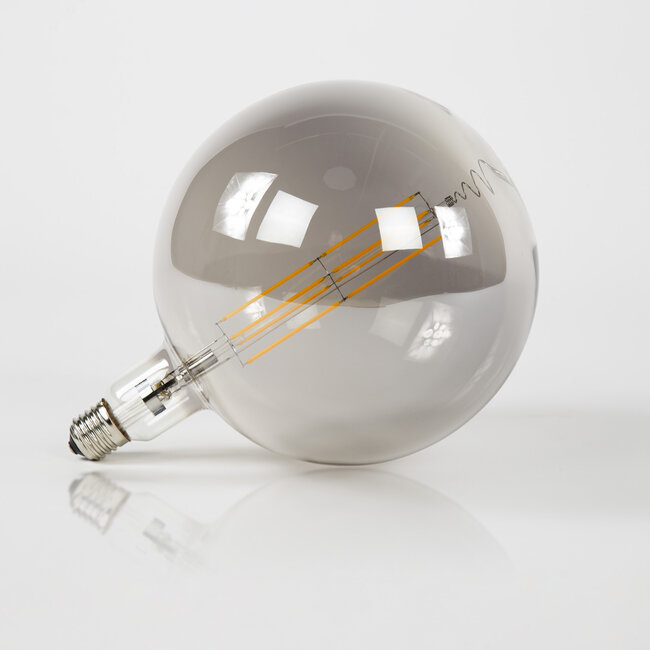 WoonStijl Lichtbron LED filament bol Ø20 0 - E27 8W dimbaar / Smoke grey glas