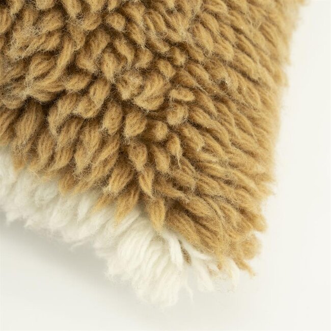 By Boo Kussen Navaro