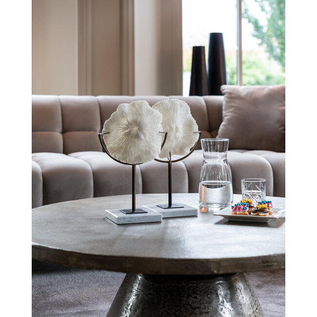 Richmond Interiors  Faux koraal Jada op standaard wit