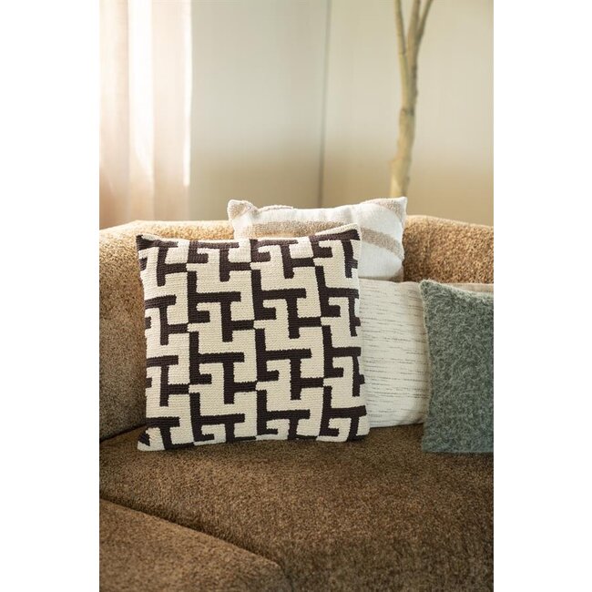 By Boo Kussen Ziggy – bruin