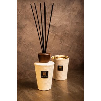 PTMD Luxe geur giftset Exclusieve geurstokjes 1L + geurkaars 900g clean linen PTMD Luxe geur giftset Exclusieve geurstokjes 1L + geurkaars 900g clean linen