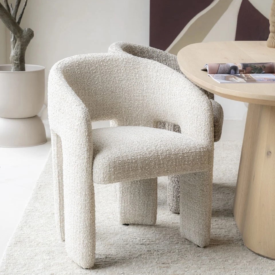 Eetkamerstoelen met gestoffeerd onderstel – stijlvol comfort van top tot teen