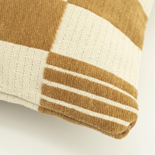 By Boo Kussen Twist 45x45 cm – mosterd