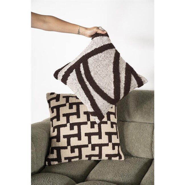 By Boo Kussen Ziggy – bruin