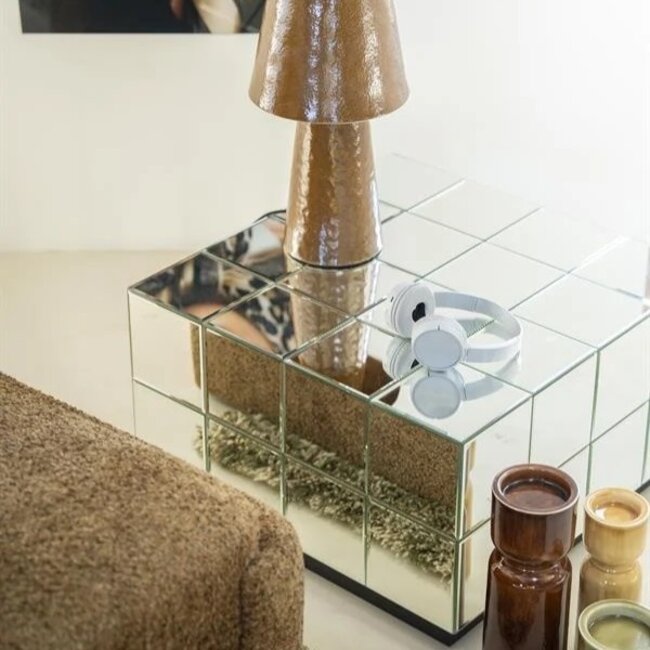 By Boo Salontafel Flectron