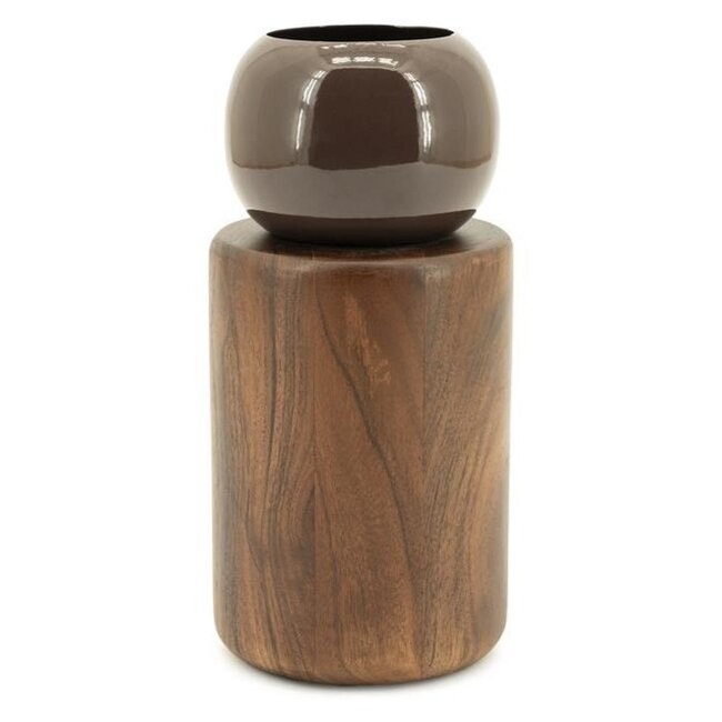 By Boo Vaas Belloa - bruin