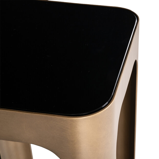 Richmond Interiors  Pilaar Claridge gold